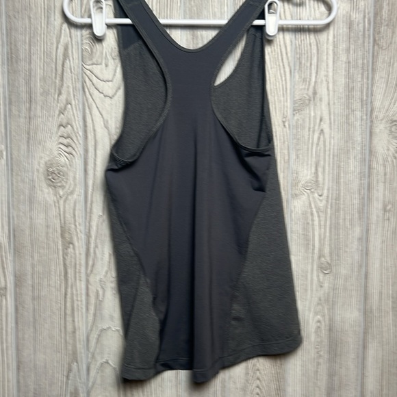 NIKE Dri Fit Grey Fitness Tank Top. Size small - Picture 5 of 5